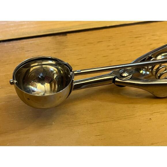 Vintage? Metal Ice cream scoop. Kitchen tools. Unbranded. - Picture 4 of 6
